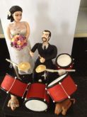 Noivo baterista e noiva bailarina